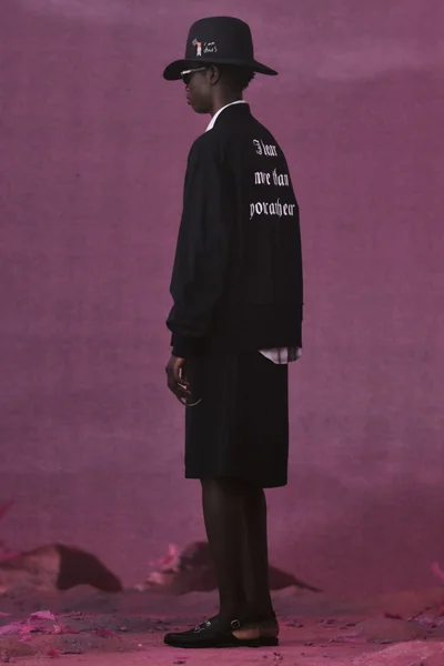 Look 15